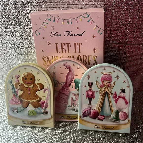 Too Faced Let it Snow Globes Set
